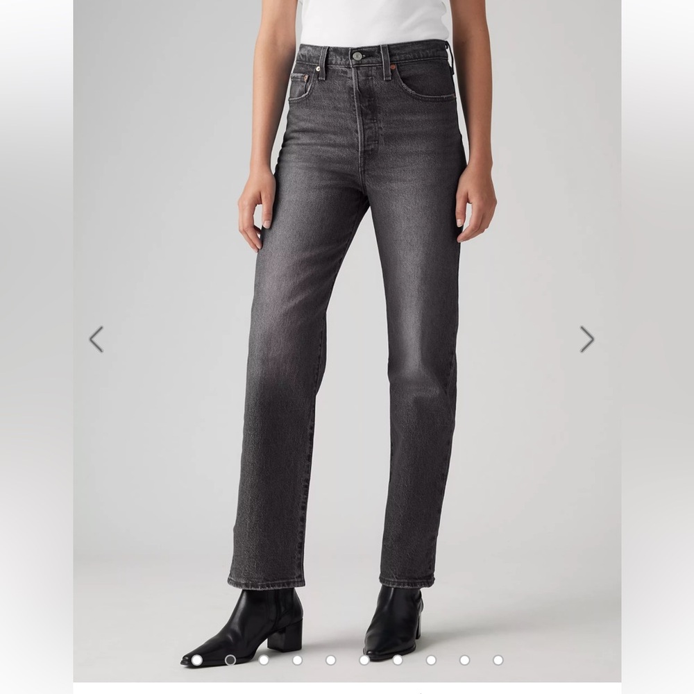 Women’s Levi’s Ribcage Straight Ankle Jeans - Size 28